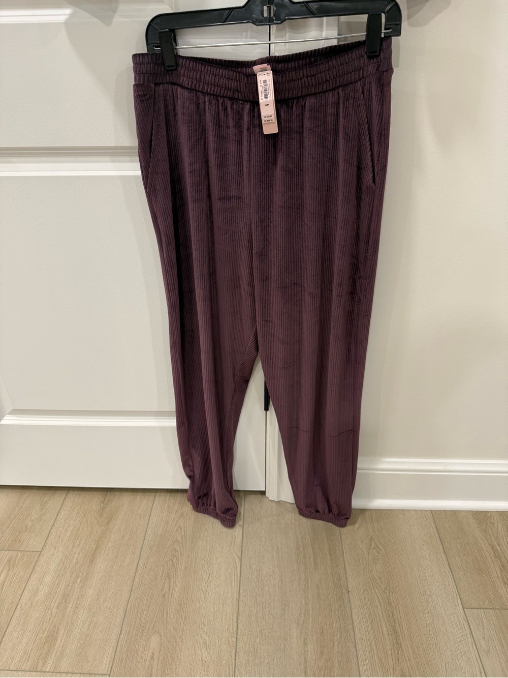 Victoria's Secret Plush Set in Plum - Soft Two-Piece Loungewear SIZE M. NWT - Picture 4 of 5